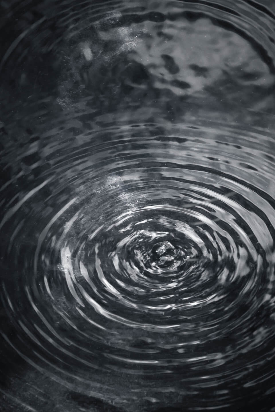 Raindrops in Water, captured by Jan Erik Waider