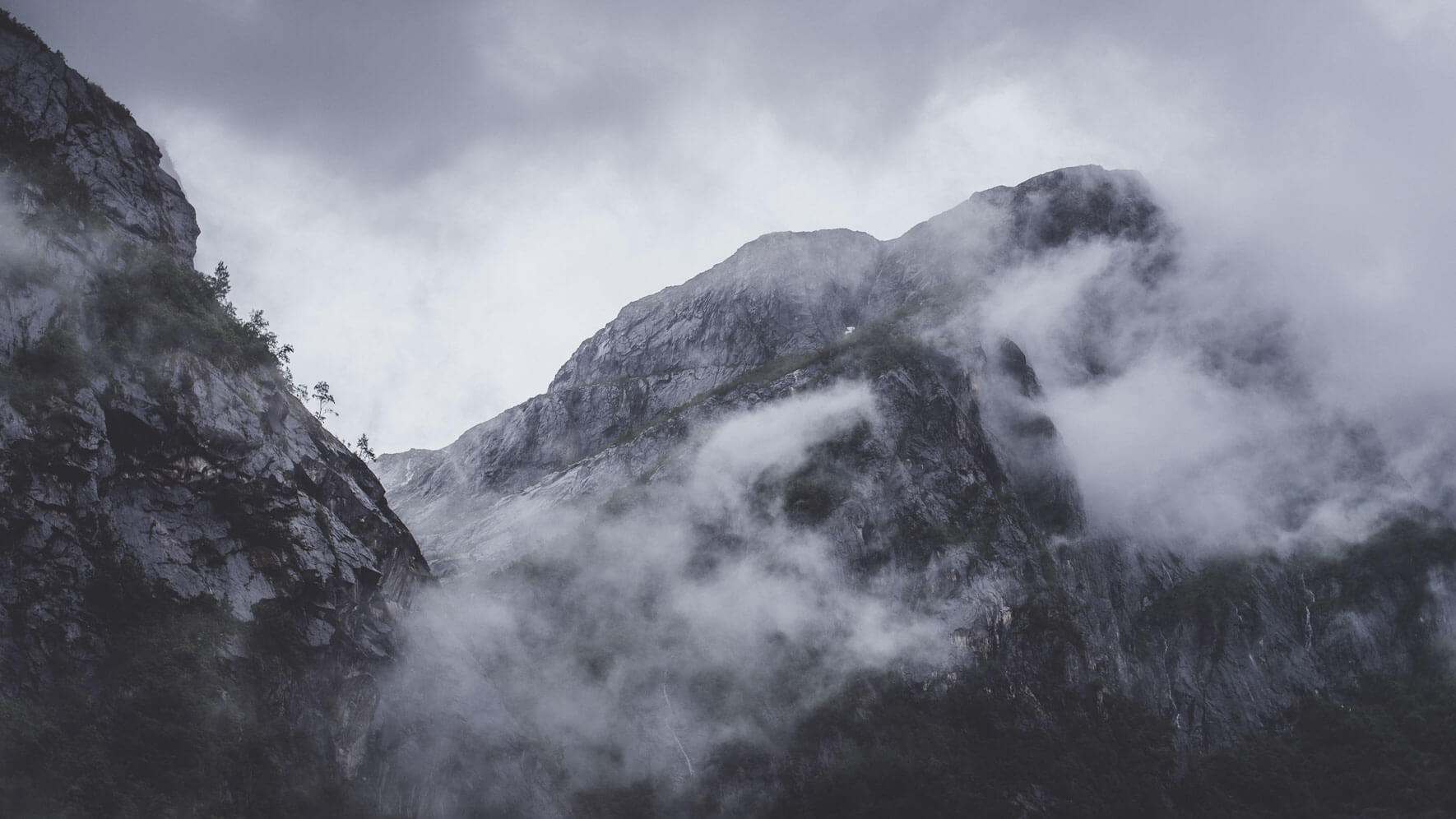 northlandscapes-norway-eidfjord-gloomy-m